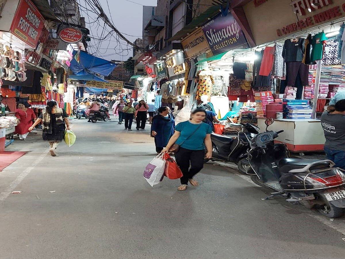 गाजियाबाद संडे मार्केट