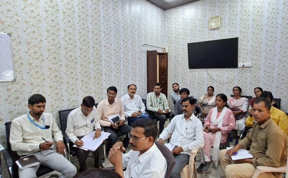 संचारी रोग नियंत्रण व दस्तक अभियान के क्रियान्वयन हेतु एसडीएम ने की बैठक