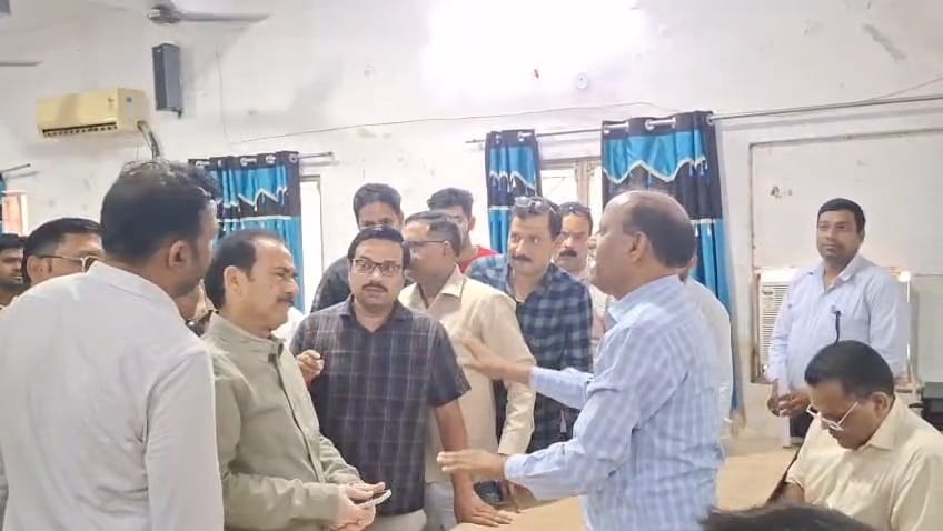 सरकारी डॉक्टर