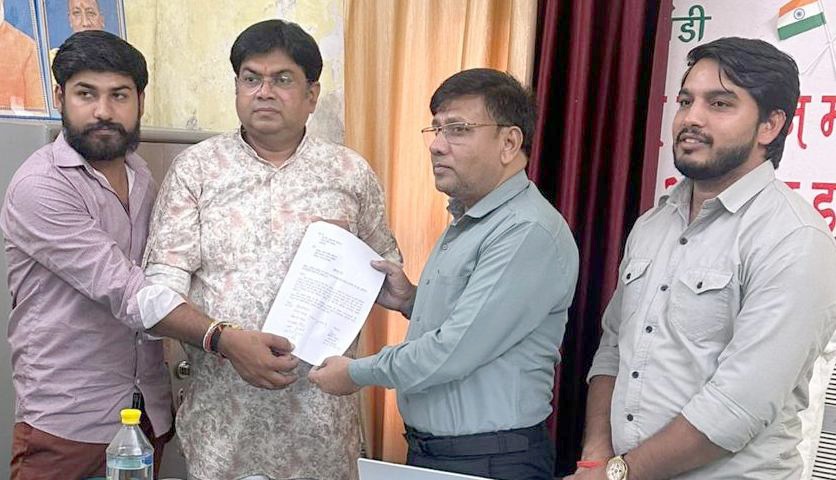 फसल हुई बर्बाद किसानों को मिले क्षतिपूर्ति