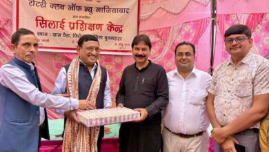 मुख्य अतिथि रोटेरियन संजय अग्रवाल