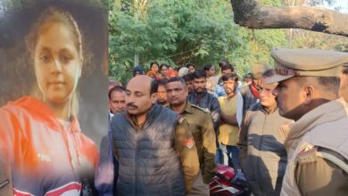 संदिग्ध परिस्थितियों में युवती ने फांसी लगाकर की आत्महत्या