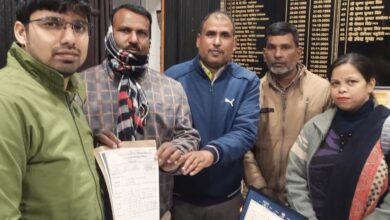 स्थानांतरण/ समायोजन के संबंध में प्राथमिक शिक्षा मित्र संघ ने सौंपा ज्ञापन