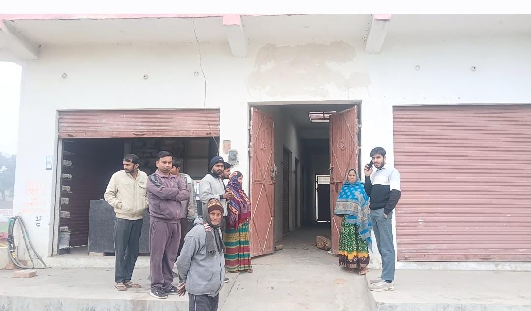 सूने मार्केट के ताले तोड़ चोरी से फैली सनसनी