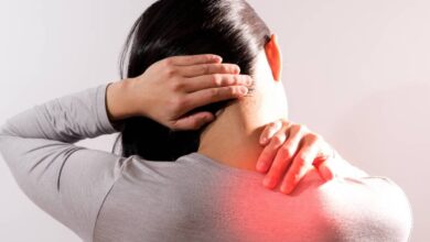how to use pillow for back pain