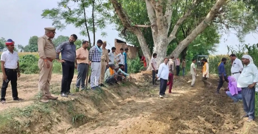 चकरोड़ पर अवैध कब्जा प्रशासन ने कराया मुक्त
