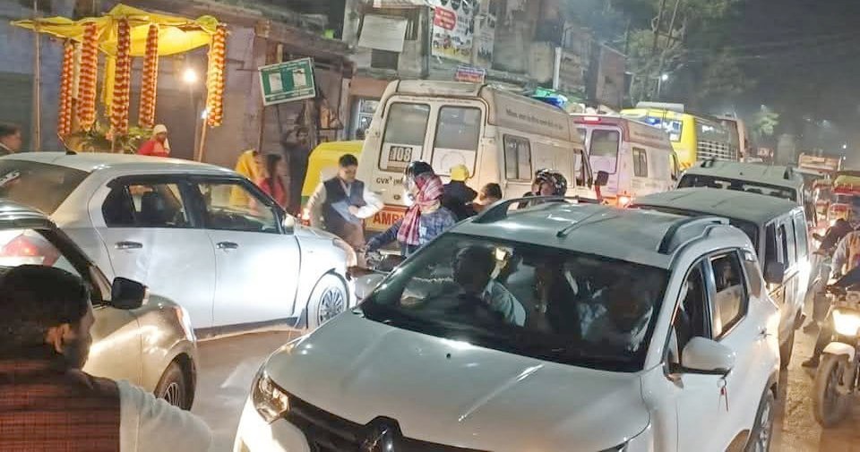 जाम के झाम में फसा भरथना