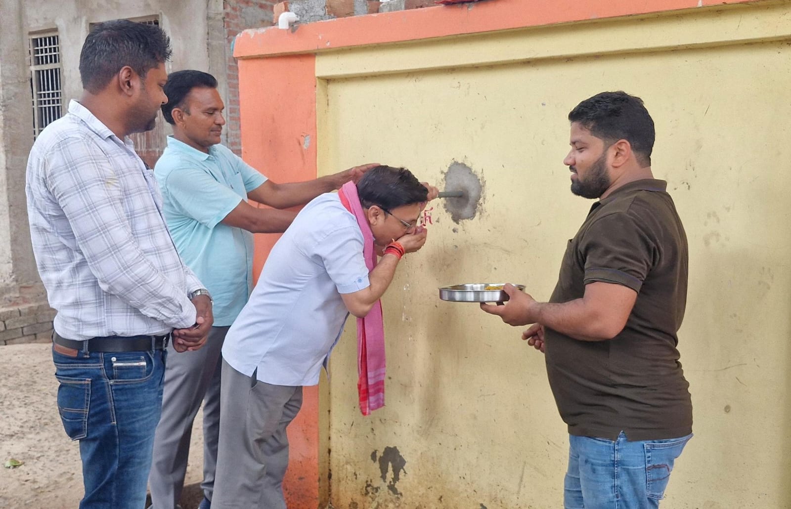 रेलमंडी में वाटर कूलर का हुआ उद्घाटन