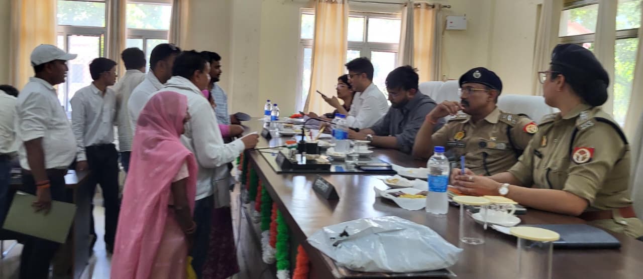 समाधान दिवस: 14 शिकायतों में दो का निस्तारण