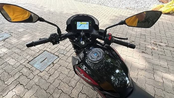 Bajaj Pulsar 150 TFT Screen