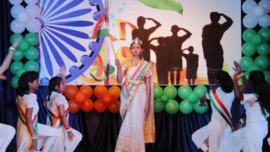 15 August dance performance songs
