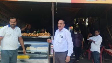 खाद्य सुरक्षा टीम की छापेमारी से मचा हड़कंप