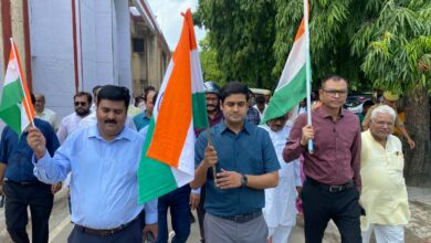 तिरंगा रैली में दिखा देशभक्ति का जोश, डीएम आनंद वर्द्धन ने बढ़ाया बच्चों का उत्साह