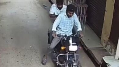 दुकान के बाहर से रिफाइंड की टीन चोरी