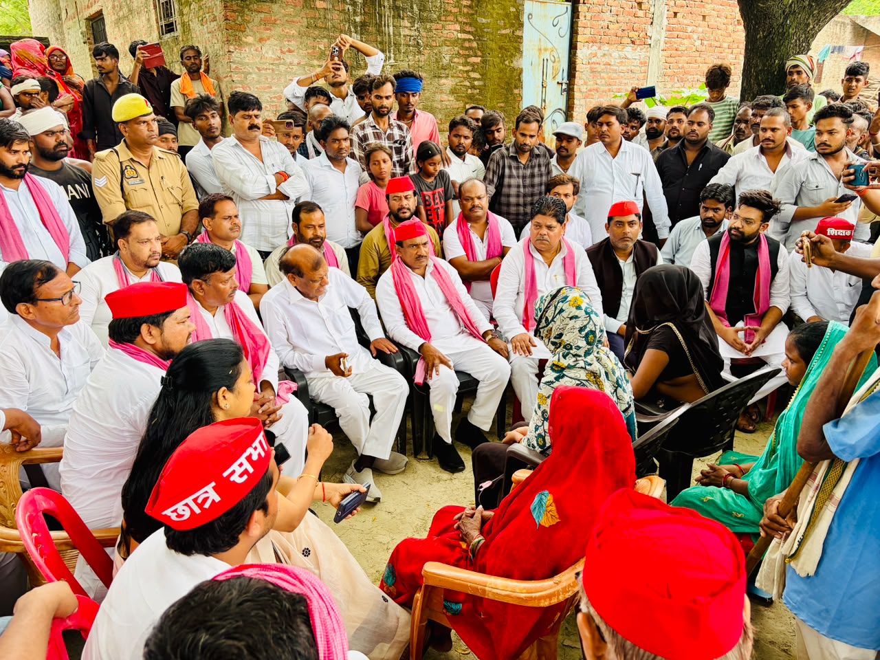 दुष्कर्म के आरोपियों की हो तत्काल गिरफ्तारी : सपा