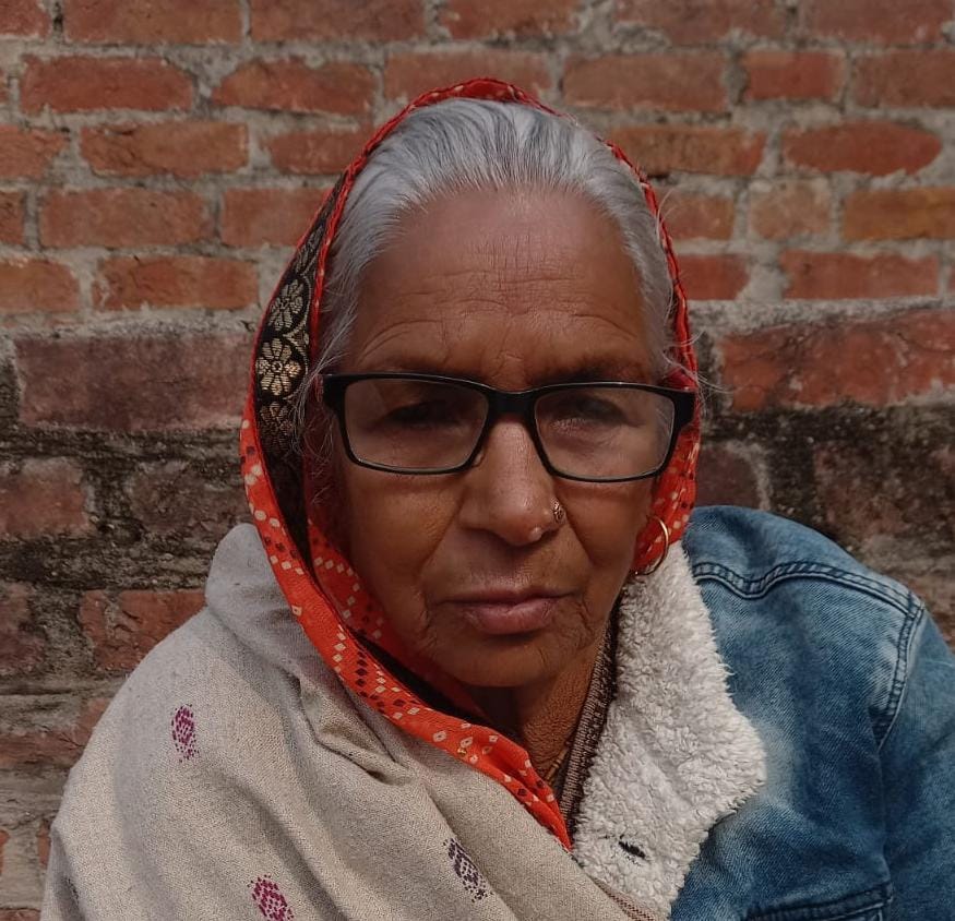 फांसी पर लटका मिला बुजुर्ग महिला का शव: हत्या का आरोप