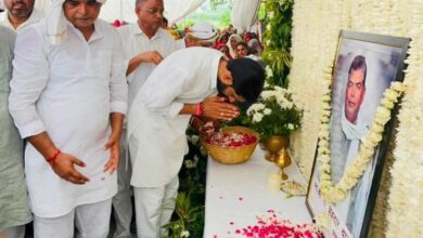 शांति यज्ञ में पहुंचे बदायूं सांसद आदित्य यादव