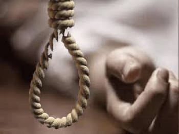 हाईस्कूल की छात्रा फांसी पर झूलती मिली: मौत