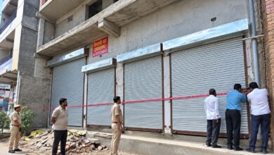 अवैध निर्माण पर प्राधिकरण की बड़ी कार्रवाई, वेयरहाउस ध्वस्त; कई दुकानें और गोदाम सील