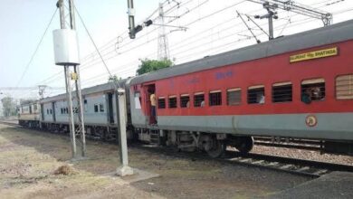 इंजन फेल: डेढ़ घंटा रुकी फरक्का एक्सप्रेस