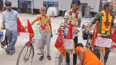 केलादेवी दर्शन को साइकिल से रवाना हुए श्रद्धालु