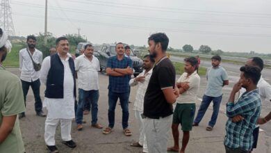 कांग्रेस नेता ने ग्रामीणों से मुलाकात कर सुनी समस्याएं