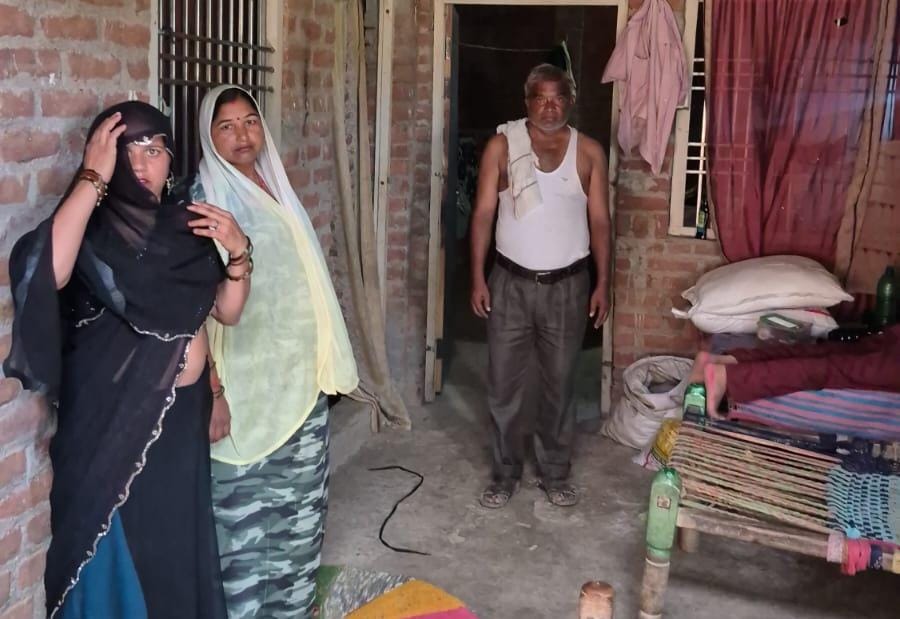 घर में घुसकर लाखों का माल पार