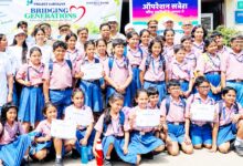 वृद्धाश्रम में बच्चों और बुजुर्गों के बीच बना भावनात्मक जुड़ाव