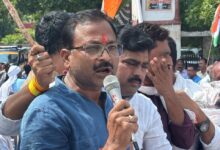 वोट चोरी के आरोपों पर कांग्रेस का प्रदर्शन, राजेश तिवारी ने चुनाव आयोग से मांगा श्वेत पत्र