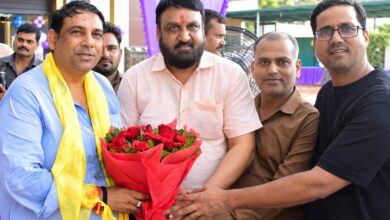 व्यापारी नेता विपिन गोयल ने शहर विधायक संजीव शर्मा को दी जन्मदिन की बधाई
