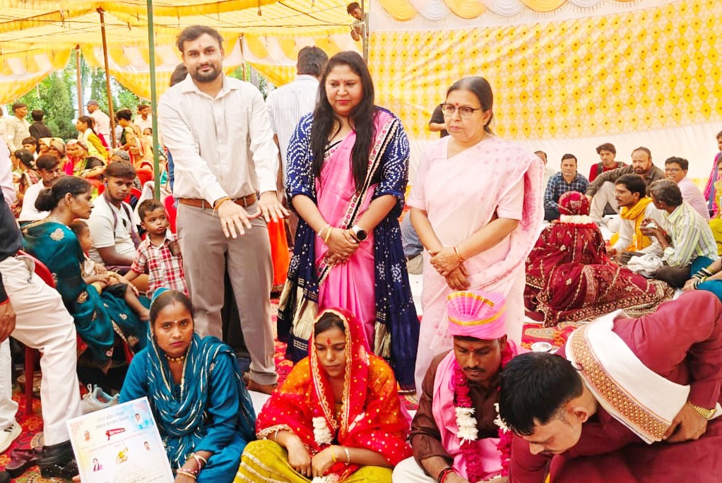 सामूहिक विवाह में 62 जोड़ों ने थामा एक-दूजे का हाथ