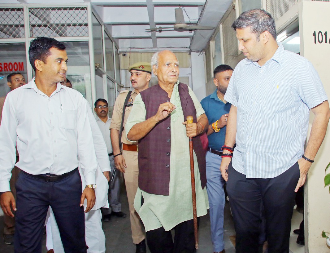 गरीबों, दिव्यांगों और जरूरतमंदों की समस्याओं को प्राथमिकता से हल करने के निर्देश