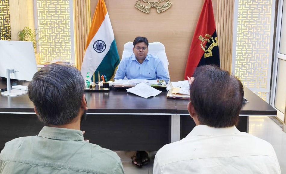 डीसीपी ने सुनीं फरियादियों की समस्याएं, समयबद्ध निस्तारण के दिए निर्देश