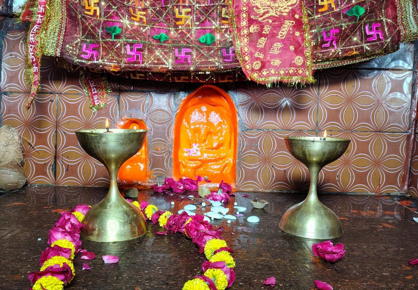 नवरात्रि के पहले दिन मां ब्रह्माणी मंदिर में उमड़े श्रद्धालु