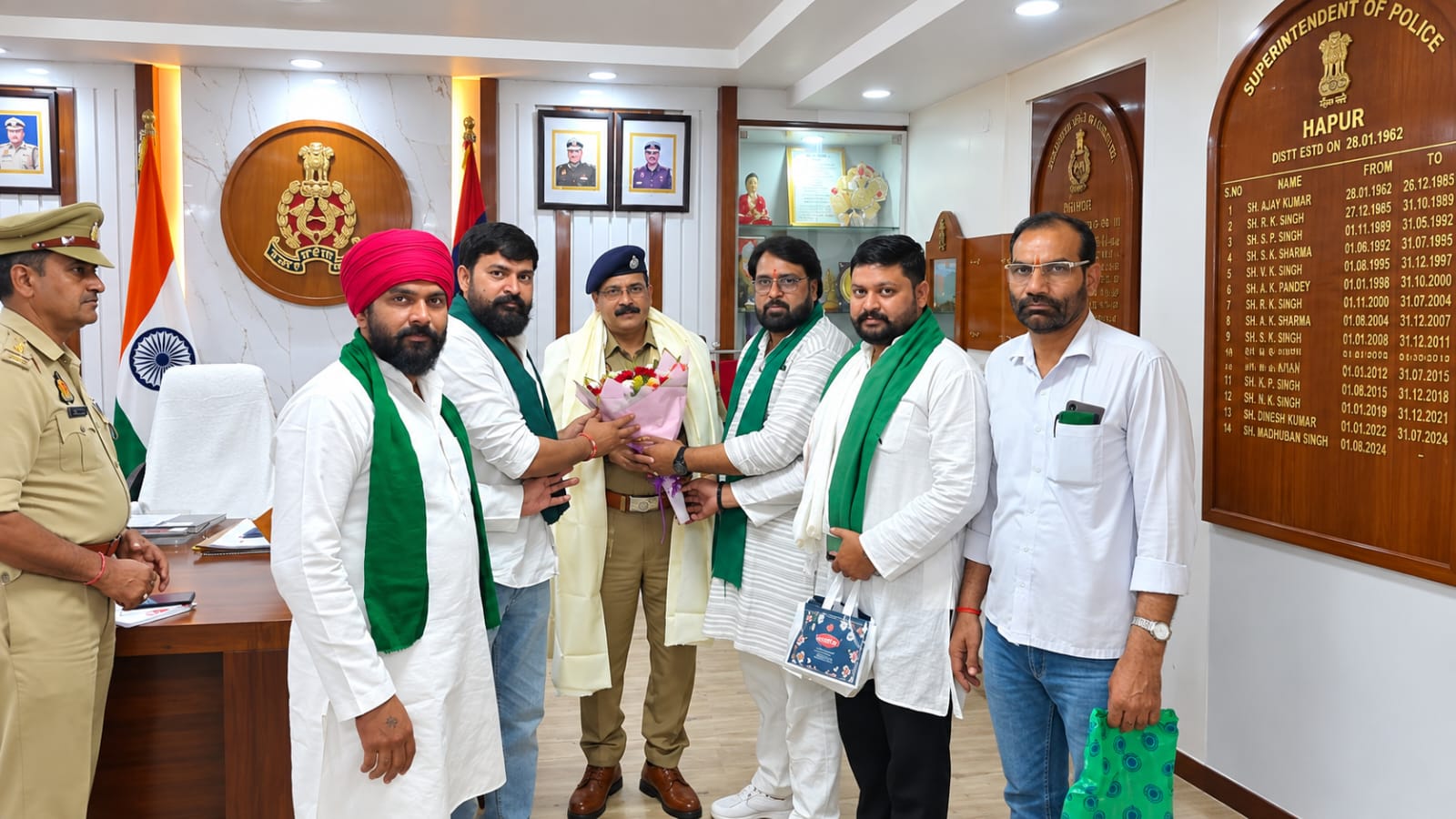 भारतीय किसान यूनियन (लोकहित) ने हापुड़ के SP मधुबन सिंह का किया स्वागत- अभिनंदन