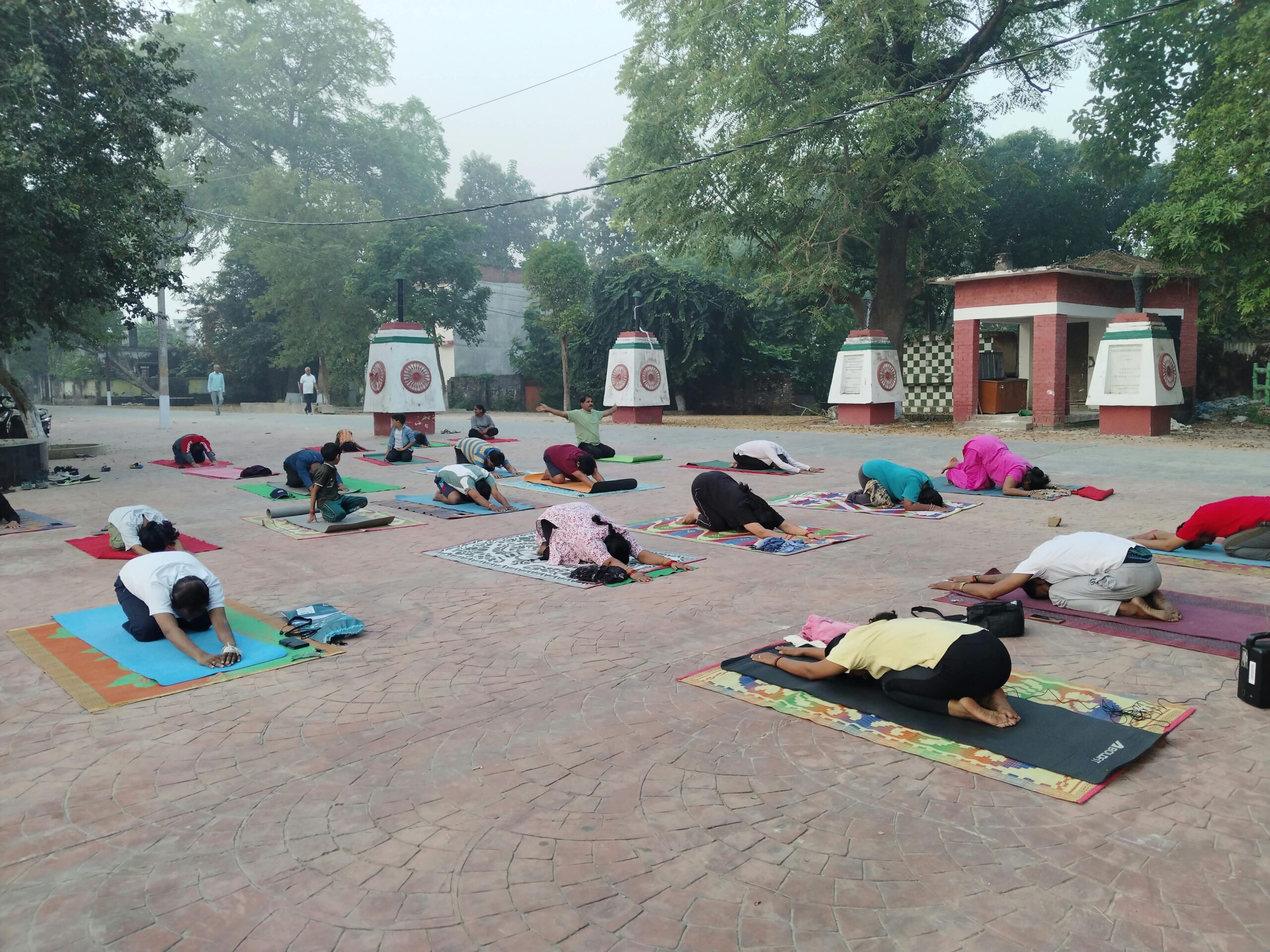 लगातार 6 वर्षों से निःशुल्क योगाभ्यास करा रहा है मातृभूमि सेवा मिशन