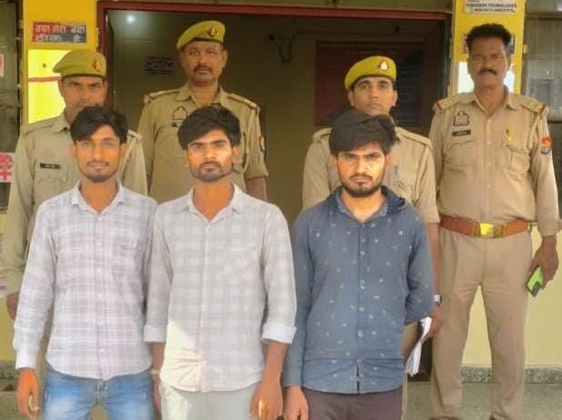 शराब पीने को लेकर विवाद:हत्या के प्रयास में तीन गिरफ्तार