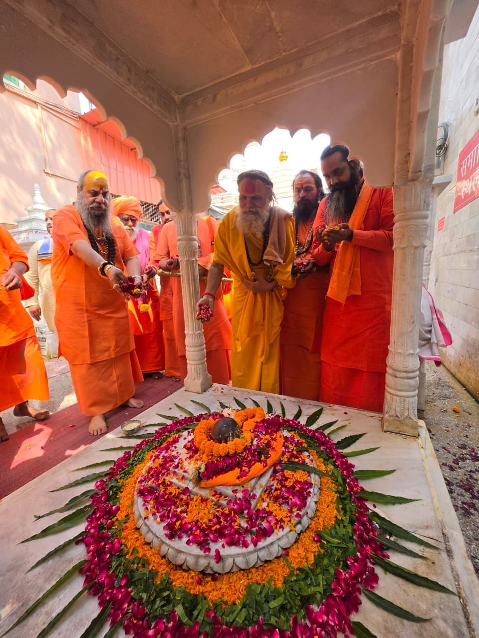 श्रीमहंत गौरी गिरि जी महाराज की पुण्यतिथि पर समाधि पूजन और संत भंडारा