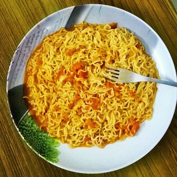 Photo of यहाँ देखें टेस्टी Maggi Noodles Biryani बनाने की सरल रेसिपी
