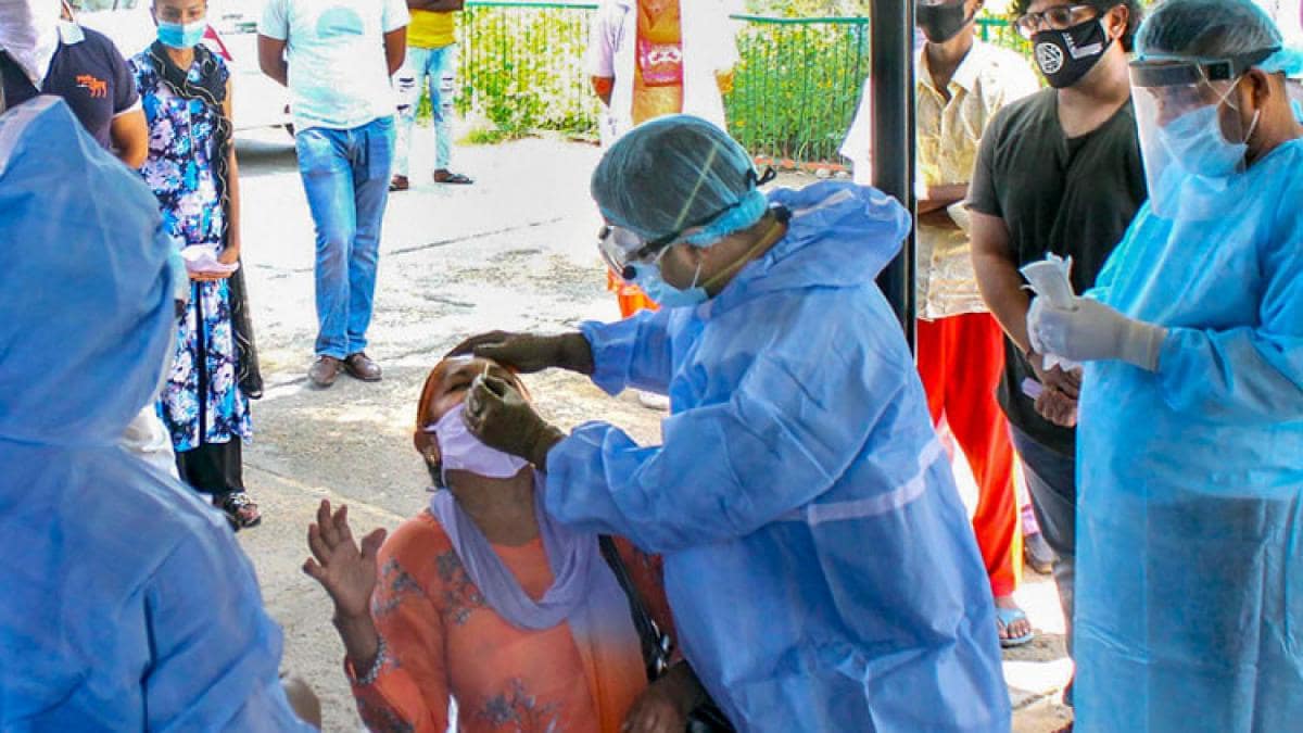 Photo of भारत में कोरोना वायरस के दैनिक मामलों में दर्ज हुई गिरावट, पिछले 24 घंटे में आए 11039 नए मामले