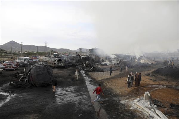 Photo of अफगानिस्तान: काबुल में ईंधन के कई टैंकरों में लगी भीषण आग, कम से कम 10 लोग हुए जख्मी