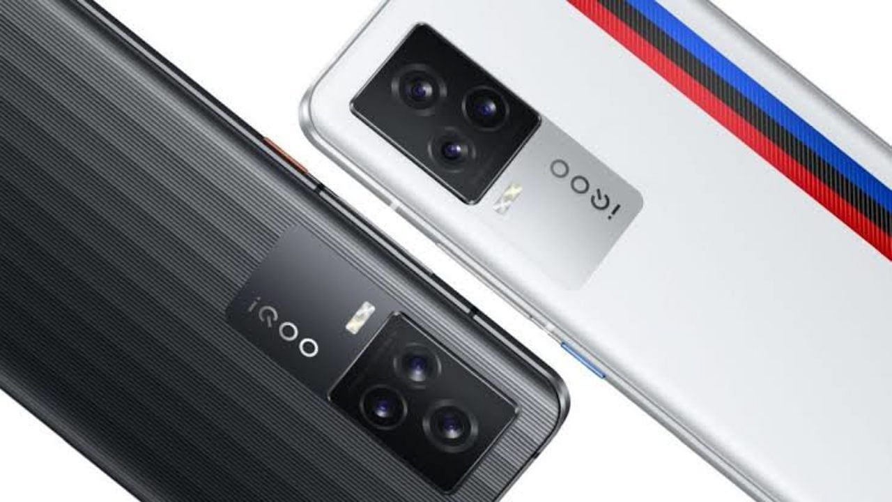 Photo of iQOO 7 5G स्मार्टफोन को मिला भारत में जबर्दस्त रेस्पॉन्स, चार कैमरे वाले फोन की जानिए कीमत