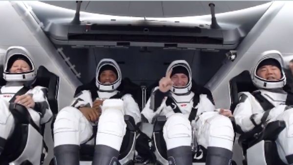 Photo of एलन मस्क ने स्पेस में मचाया तहलका, स्पेस एक्स के विमान ने 4 अंतरिक्ष यात्रियों को कराया टूर