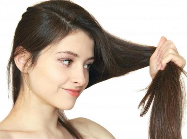 Photo of होम मेड कंडीशनर से अपने बालों को बनाएं स्ट्रोंग और लंबे, यहाँ जानिए इसे बनाने का तरीका