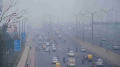 Photo of पराली का असर कम होने पर भी दमघोंटू है दिल्ली की हवा, 400 के पार एक्यूआई