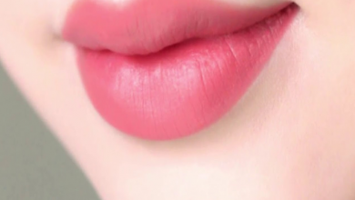 Photo of काले या फटे होठों को बनाना हो गुलाबी तो अपनाए ये आसान तरीके