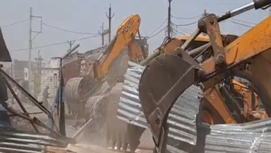 Photo of अवैध कब्जे पर कहर बनकर बरपा बुल्डोजर, बड़े स्तर पर अवैध निर्माणों को किया जमींदोज