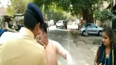 Photo of कानपुर में छात्रा को परेशान कर रहे लड़के पर एसीपी ने बजाए पांच थप्पड़, देखें वीडियो