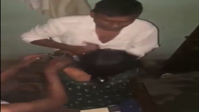 Photo of पटना में एक कलयुगी बेटा मां को पीट रहा था, पोते ने वीडियो बनाकर किया वायरल
