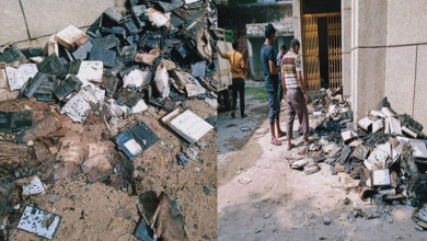 Photo of प्रयागराज: विकास भवन में आग, वितरण के लिए रखा लैपटॉप व स्मार्टफोन जलकर राख